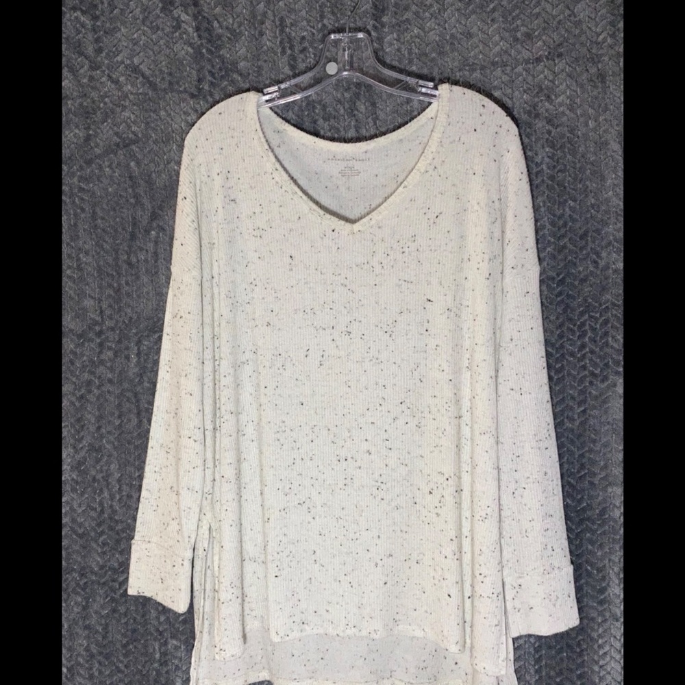 American Eagle V-neck Longsleeve
